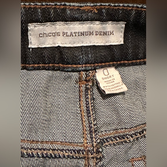 Chicos Platinum Denim Ultimate Fit Slim Leg Dark Blue faded SZ. 0 In Great Cond - Picture 7 of 11